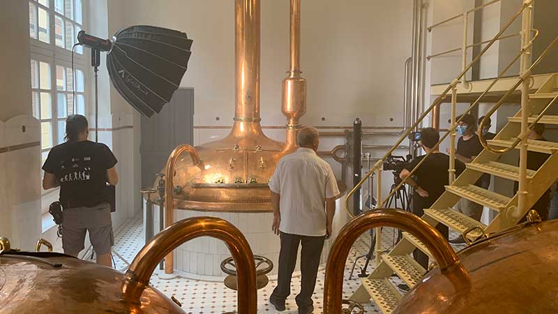 Por qué las agencias líderes migran a modelos de producción audiovisual satelital 3 - Dosis Video Marketing - Productora Audiovisual Rodaje grabacion productora audiovisual DOSIS Videomarketing